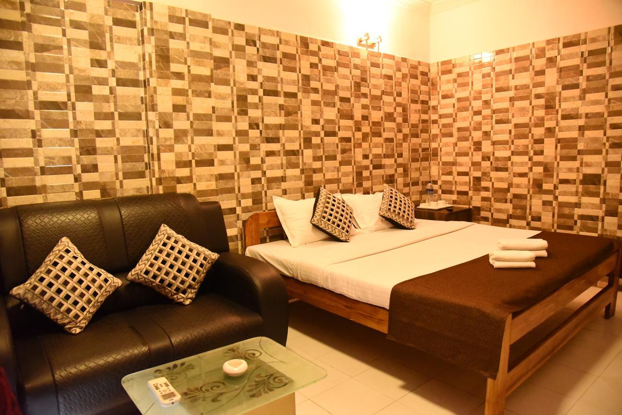 The Sky Inn Navi Mumbai Exterior foto
